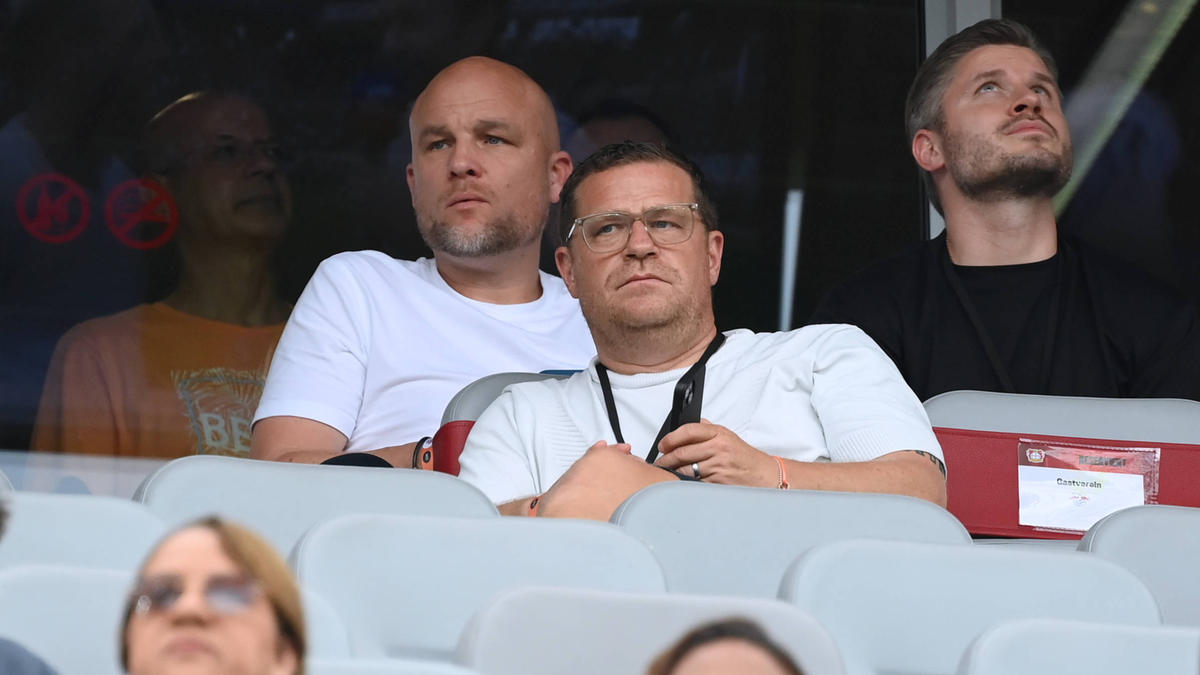 Rouven Schröder (l.) hat sich zu den Gerüchten um Max Eberl und den FC Bayern geäußert
