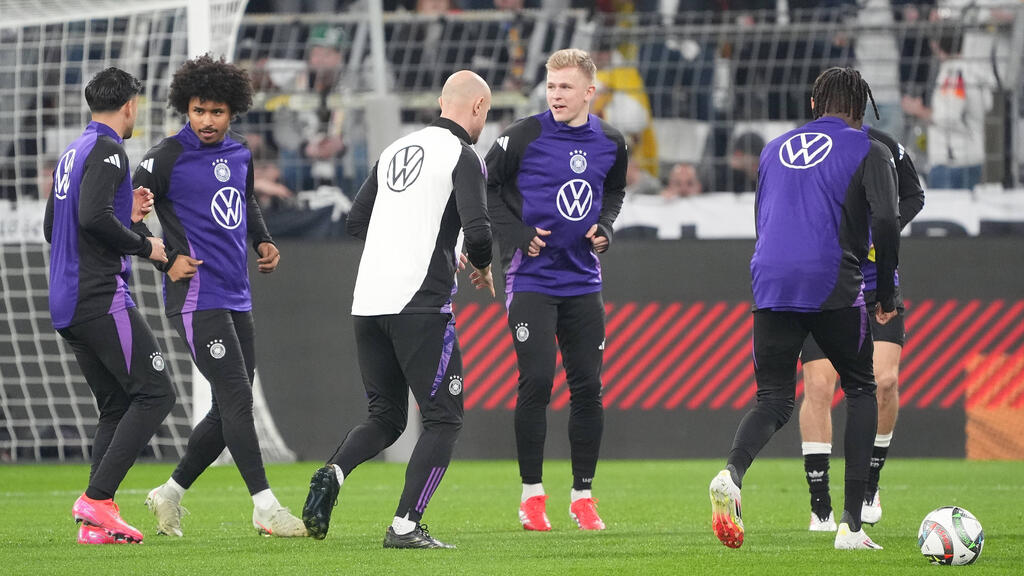 Jonathan Burkardt (2. v. r.) steht angeblich beim FC Bayern auf der Liste Jonathan Burkardt (2. v. r.) steht angeblich beim FC Bayern auf der Liste