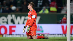 S04-Keeper Alexander Nübel verschätzte sich beim 0:1 durch Leverkusens Alario