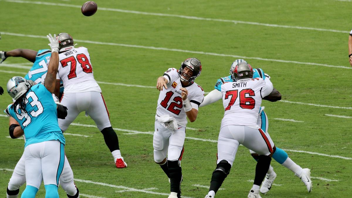 Tom Brady siegte mit Tampa Bay gegen die Carolina Panthers Tom Brady siegte mit Tampa Bay gegen die Carolina Panthers