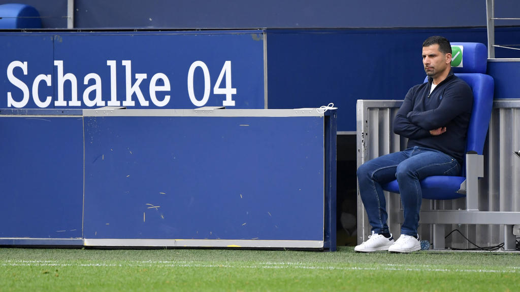 Ist trotz Abstieg zuversichtlich: Schalke-Coach Dimitrios Grammozis