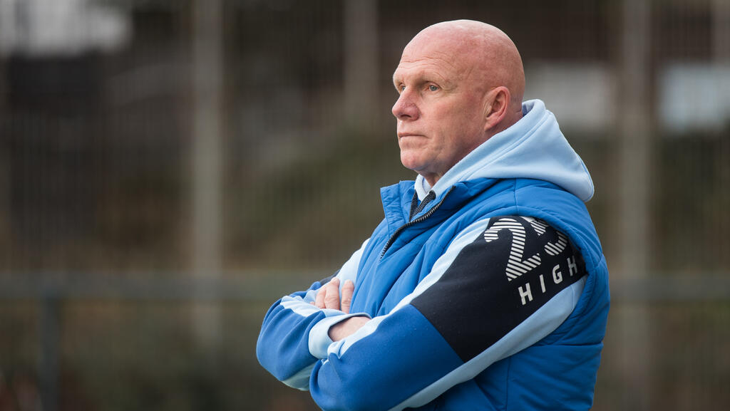 Dietmar Schacht spielte einst für den FC Schalke 04 - vom BVB hält er wenig Dietmar Schacht spielte einst für den FC Schalke 04 - vom BVB hält er wenig