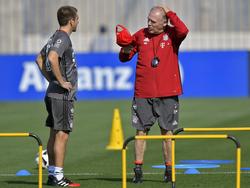 Hermann Gerland (l.) ist voll des Lobes über Philipp Lahm