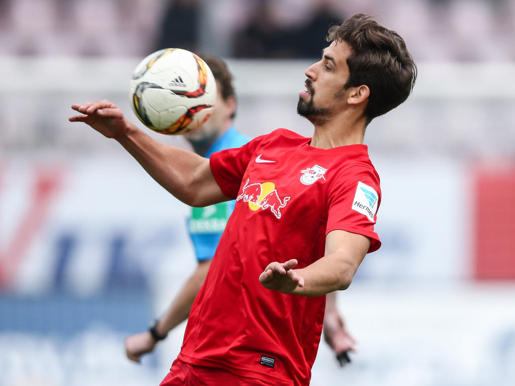 Rani Khedira läuft in der kommenden Spielzeit für den FC Augsburg auf