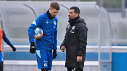 Simon Terodde (l.) und Schalke-Trainer Dimitrios Grammozis