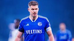 Das Trikot von Kapitän Simon Terodde gehört bei den Schalke-Fans zu den begehrtesten
