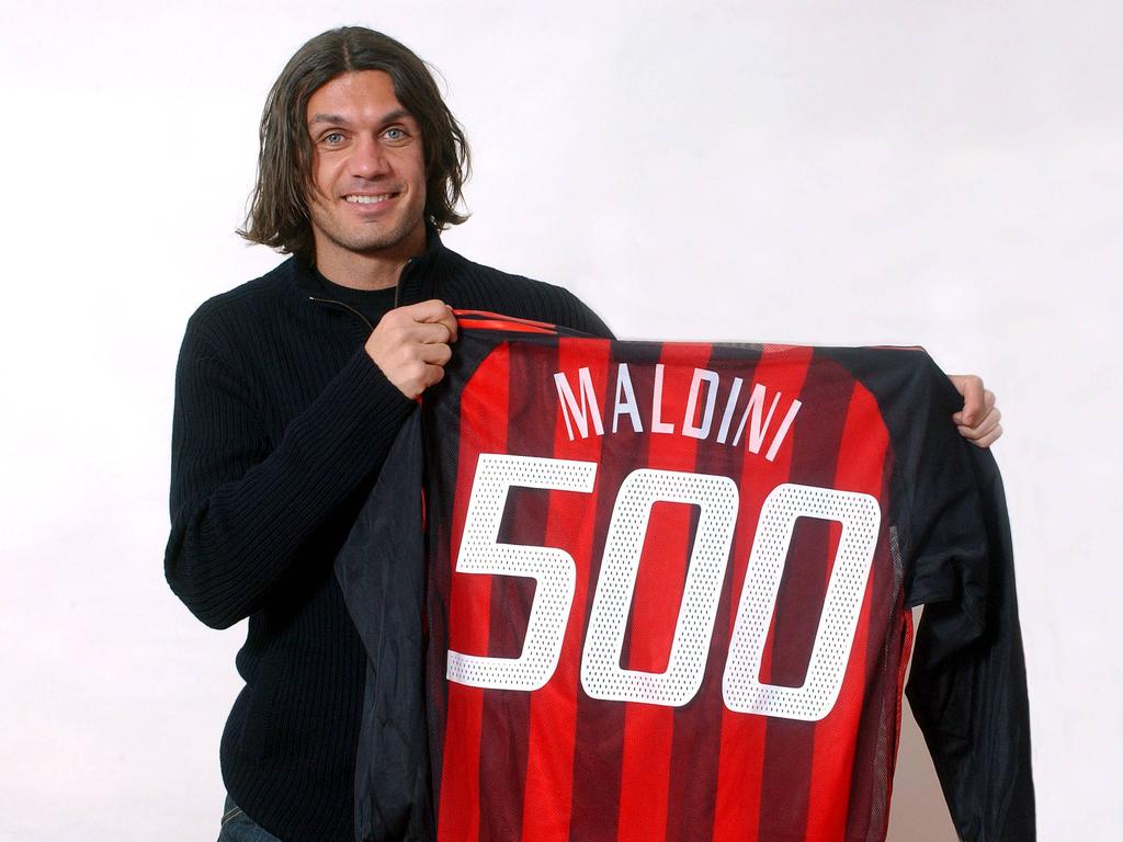 Paolo Maldini fue toda una leyenda como defensor del Milan. (Foto: Getty)