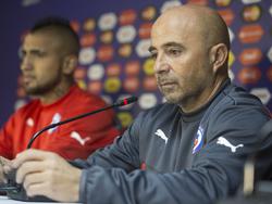 Jorge Sampaoli, el técnico de la 'Roja', le dio una nueva oportunidad a Vidal. (Foto: Getty)