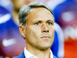 Assistent-bondscoach Marco van Basten kijkt toe tijdens het EK-kwalificatieduel Nederland - IJsland. (03-09-2015)