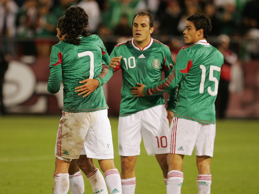 Cuauhtémoc Blanco con el número 10 en su último Mundial con México en 2010. (Foto: Getty)