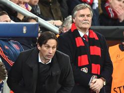 Michael Schade (re.) hat sich vor Roger Schmidt gestellt