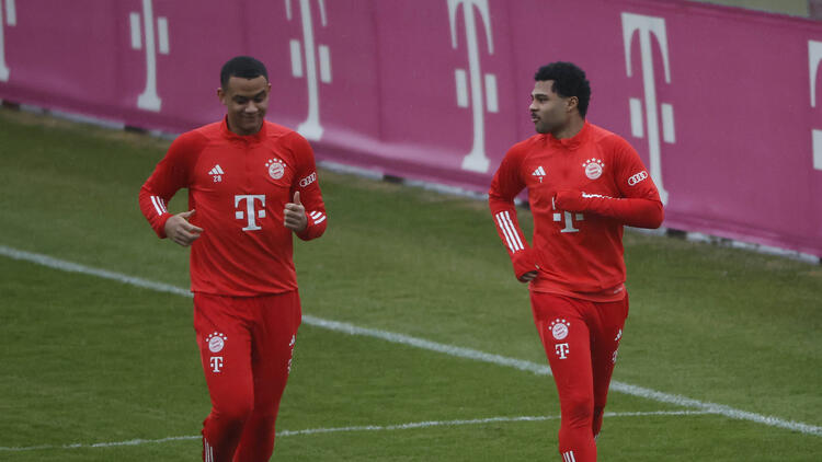 Tarek Buchmann (l.) vom FC Bayern wird vom Pech verfolgt