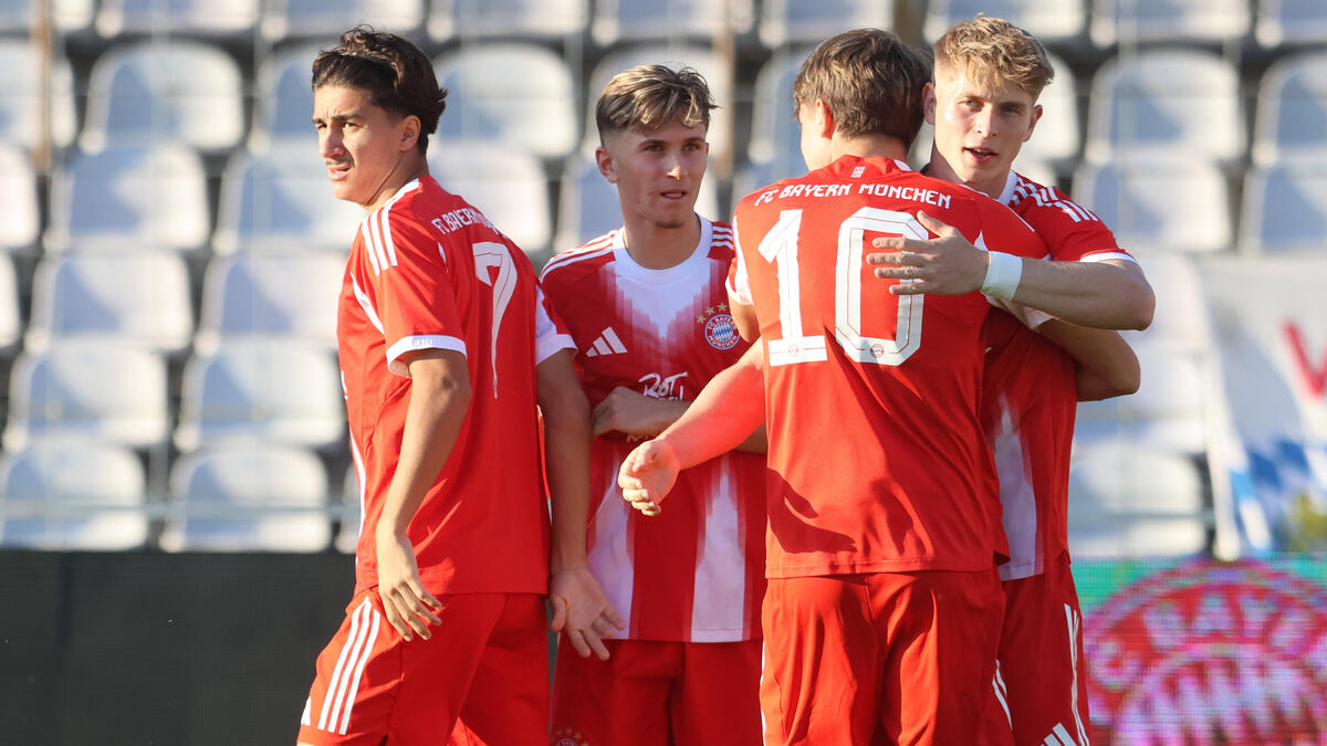 Verlässt Adin Licina (l.) den FC Bayern im kommenden Sommer?