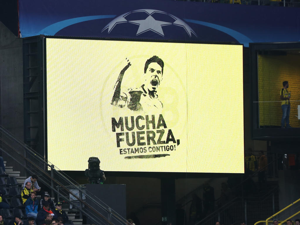 Mensaje de apoyo a Marc Bartra en el estadio del Dortmund. (Foto: Getty)