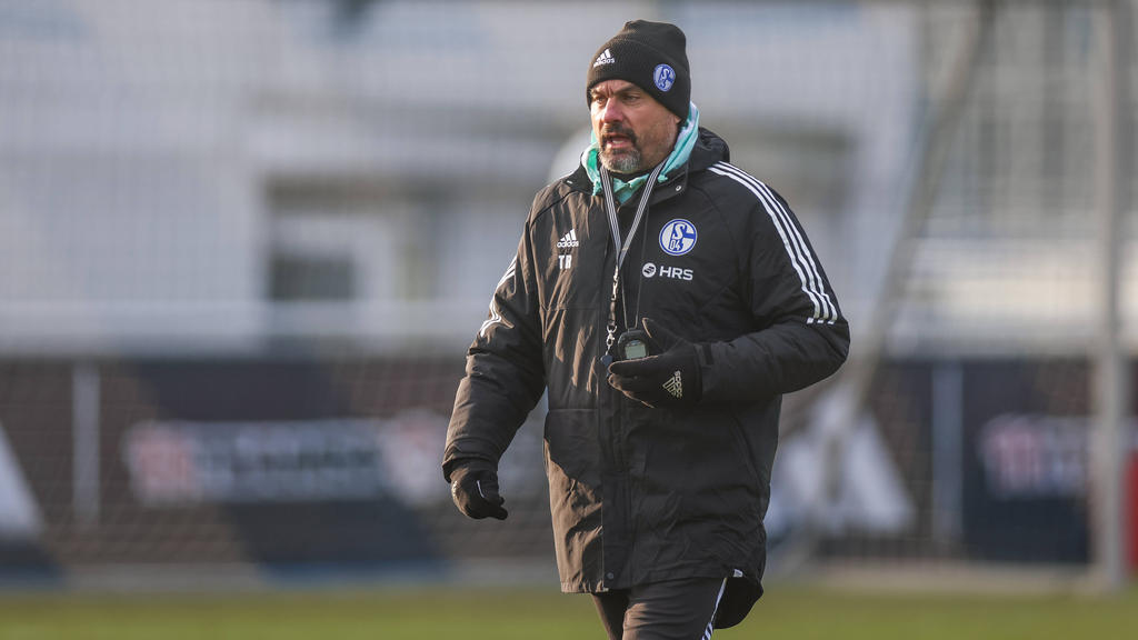 Schalkes Cheftrainer Thomas Reis beklagt weiterhin einige Ausfälle Schalkes Cheftrainer Thomas Reis beklagt weiterhin einige Ausfälle
