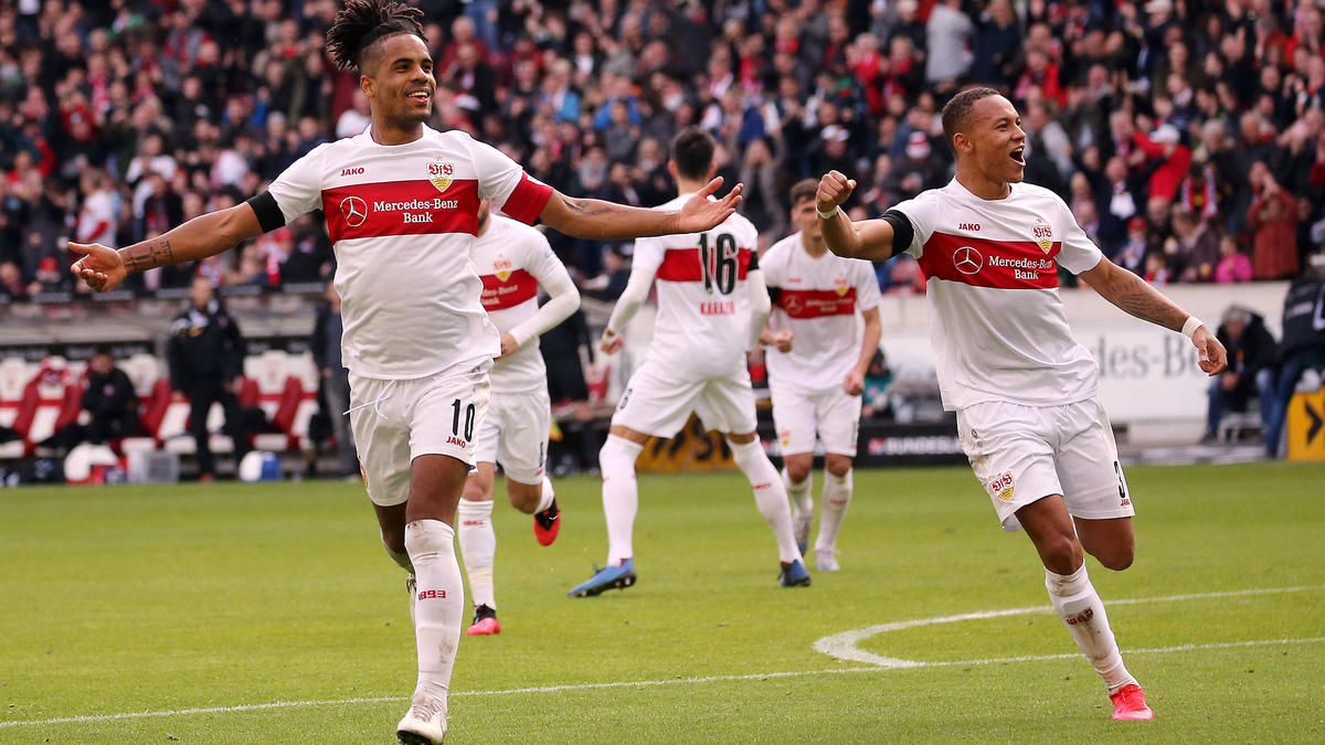Daniel Didavi (l.) traf sehenswert per Freistoß Daniel Didavi (l.) traf sehenswert per Freistoß