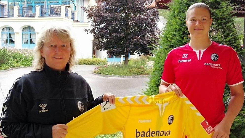 Elvira Herzog unterschreibt beim SC Freiburg