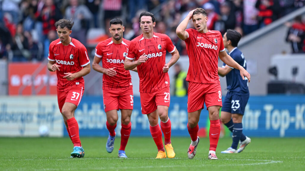 Nicolas Höfler (2.v.r) bleibt beim SC Freiburg Nicolas Höfler (2.v.r) bleibt beim SC Freiburg