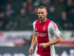 Mike van der Hoorn profiteert van de afwezigheid van Kenny Tete. Daardoor schuift Joël Veltman op en speelt hij als rechtsback, waardoor Van der Hoorn in het hart van de Ajax-defensie speelt. (07-02-2016)