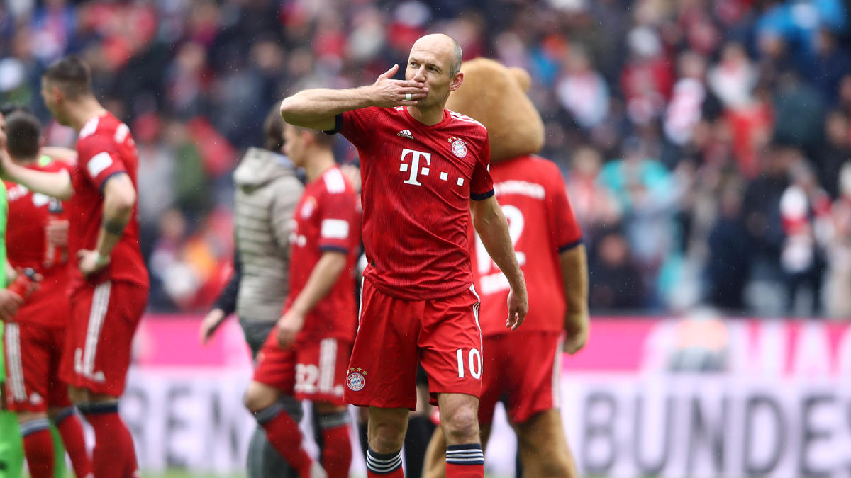 Arjen Robben schließt ein Karriereende im Sommer nicht aus Arjen Robben schließt ein Karriereende im Sommer nicht aus