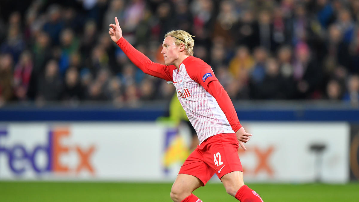 Xaver Schlager will künftig für den VfL Wolfsburg jubeln Xaver Schlager will künftig für den VfL Wolfsburg jubeln
