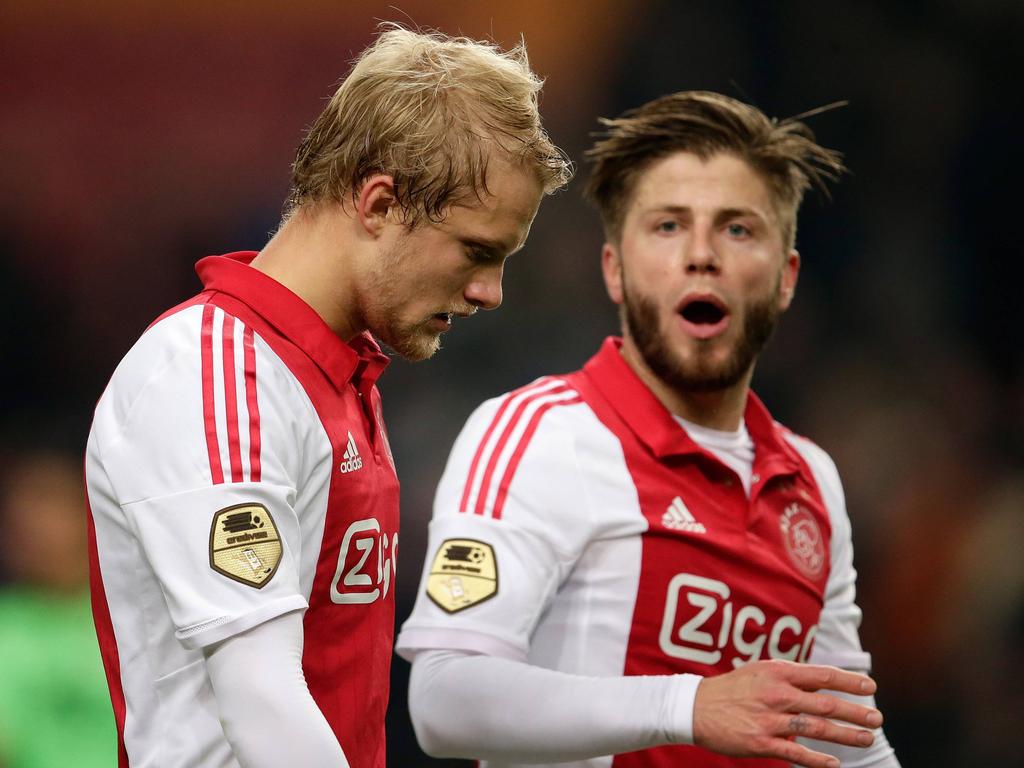 Nicolai Boilesen en Lasse Schöne tijdens een competitiewedstrijd van Ajax tegen AZ. (05-02-2015)