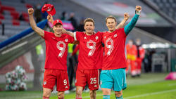 Robert Lewandowski (l.) ist der Platzhirsch im Sturm des FC Bayern