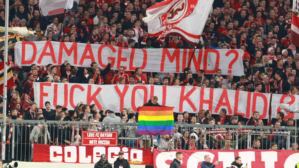 Die Fans des FC Bayern zeigen beim Bundesligaspiel gegen Werder Bremen klare Kante Die Fans des FC Bayern zeigen beim Bundesligaspiel gegen Werder Bremen klare Kante