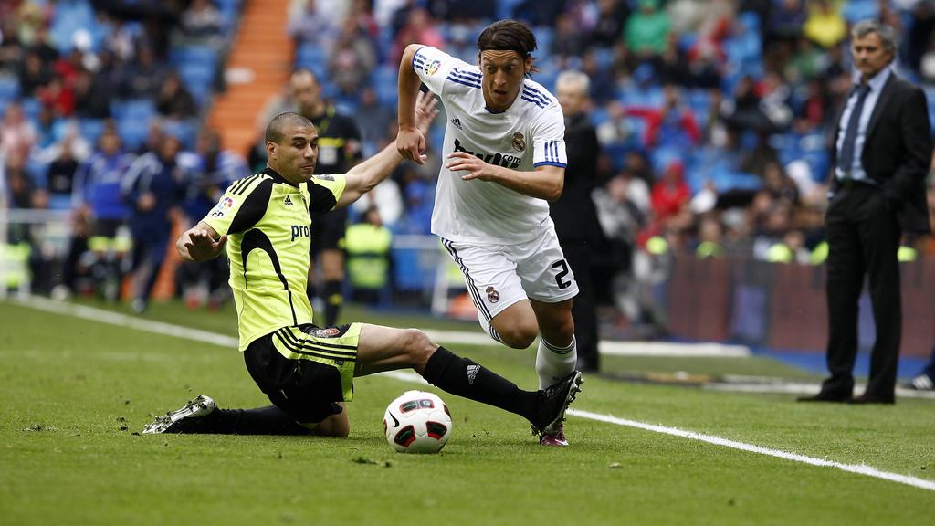 Mesut Özil wechselte im Sommer 2010 von Werder Bremen zu Real Madrid Mesut Özil wechselte im Sommer 2010 von Werder Bremen zu Real Madrid