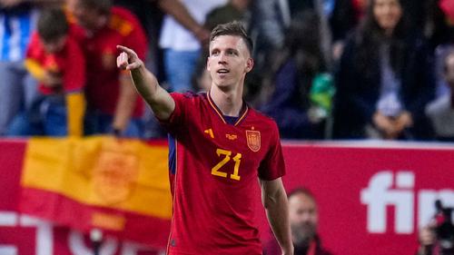 Der Spanier Dani Olmo verletzte sich im Spanien-Spiel nur leicht