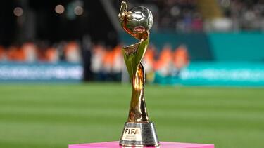 Deutschland bewirbt sich gemeinsam mit den Niederlanden und Belgien um die Fußball-WM der Frauen 2027.