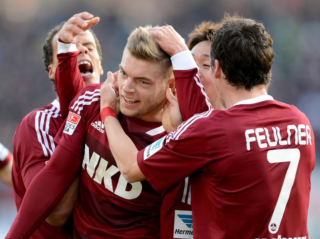 Alexander Esswein (2. v.l.) schließt sich dem FC Augsburg an