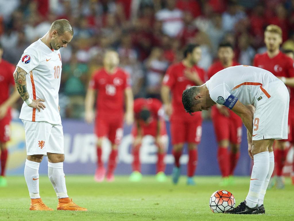 Wesley Sneijder (l.) und Robin van Persie wollen es mit der Elftal noch herumreißen