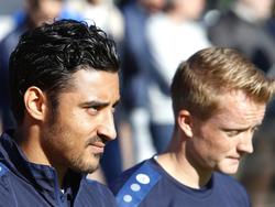 Reza Ghoochannejhad (l.) oogt gefocust voor de oefenwedstrijd van sc Heerenveen tegen Drachtster Boys. (02-07-2016)