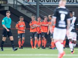 De spelers van FC Volendam kunnen niet geloven dat ze wederom een comeback maken tegen MVV. De ploeg komt twintig minuten voor tijd op 3-3 in de eerste ronde van de KNVB beker. (20-09-2016)