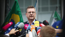 Reinhard Grindel nimmt Joachim Löw und Oliver Bierhoff in die Pflicht