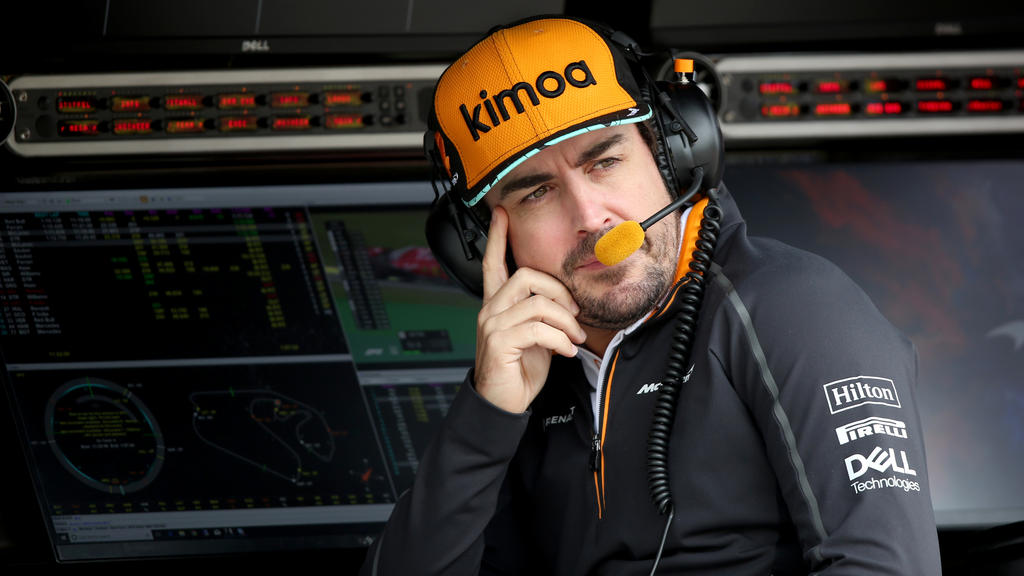 Alonso war nach F1-Training in Sao Paulo zur NASCAR-PK in Phoenix zugeschaltet Alonso war nach F1-Training in Sao Paulo zur NASCAR-PK in Phoenix zugeschaltet