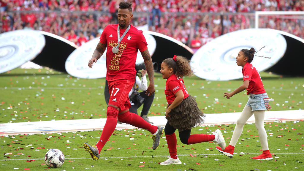 Jérome Boateng kickte mit seinen Töchtern nach dem Sieg gegen Frankfurt