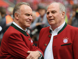 Karl-Heinz Rummenigge (l.) hält sich offen, ob weitere Transfers folgen