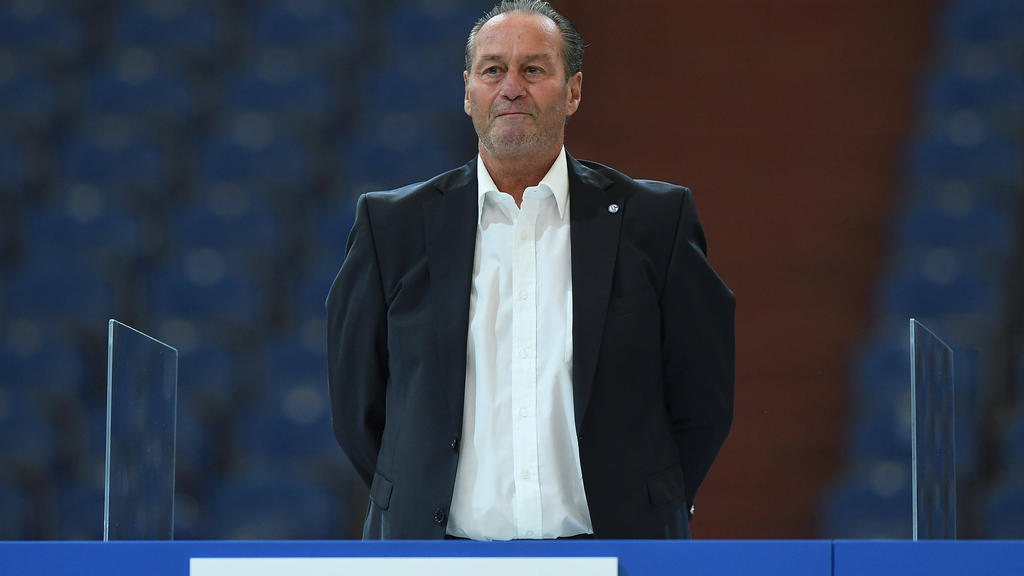 Huub Stevens zieht sich beim FC Schalke zurück Huub Stevens zieht sich beim FC Schalke zurück