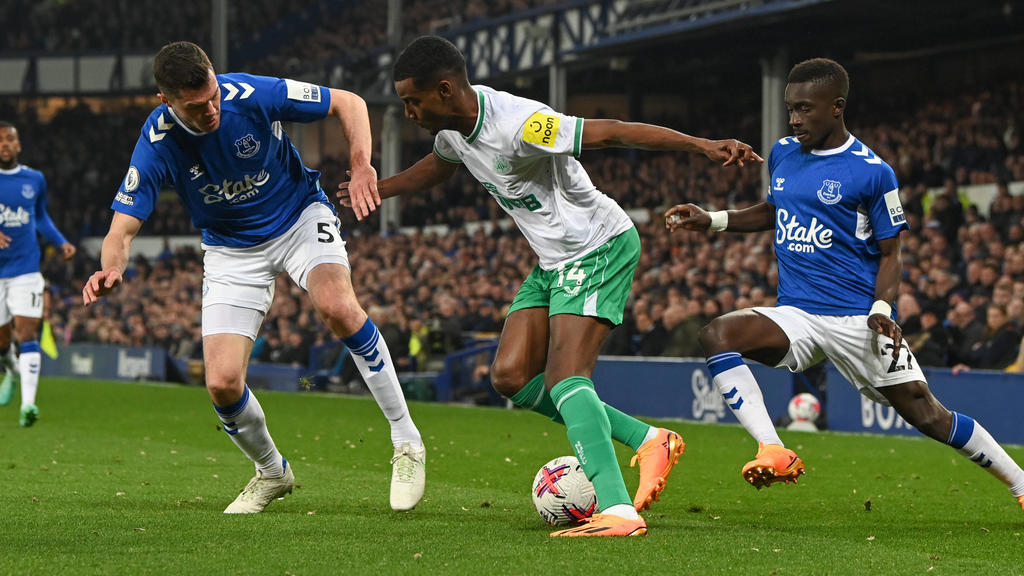 Ex-BVB-Profi Alexander Isak verzückt die Premier League Ex-BVB-Profi Alexander Isak verzückt die Premier League