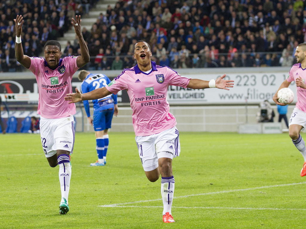 Yoeri Tielemans viert uitbundig zijn doelpunt namens Anderlecht tegen AA Gent. (30-04-2015).