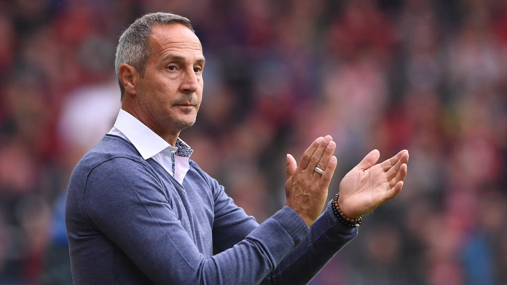 Eintracht Frankfurts neuer Trainer Adi Hütter zeigt sich zufrieden
