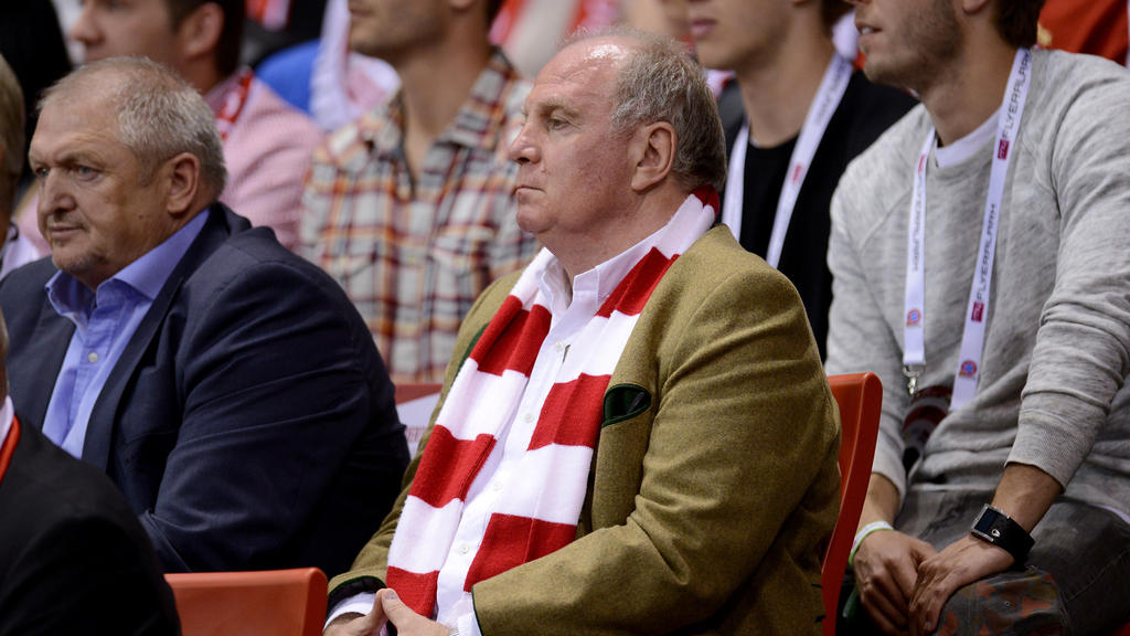 Uli Hoeneß will die A-Lizenz für den FC Bayern Uli Hoeneß will die A-Lizenz für den FC Bayern