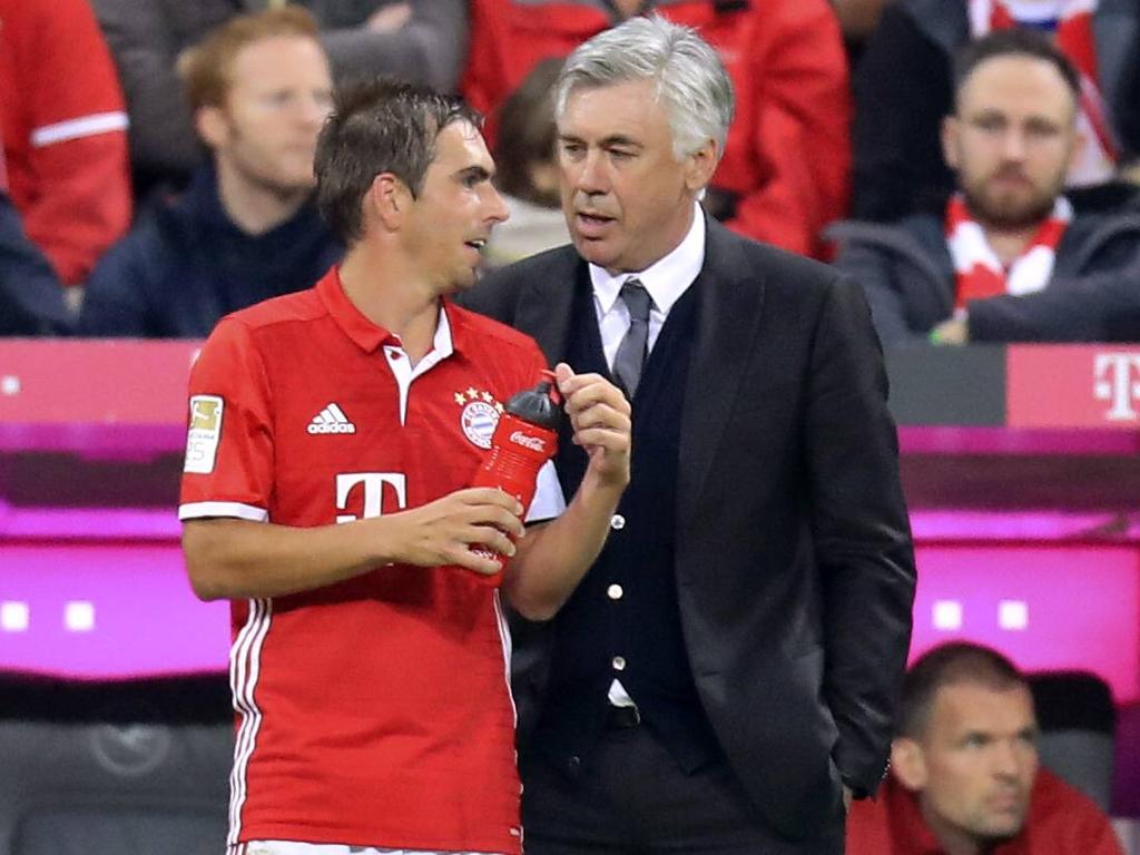 Bayern-Coach Carlos Ancelotti (r.) und sein Kapitän Philipp Lahm