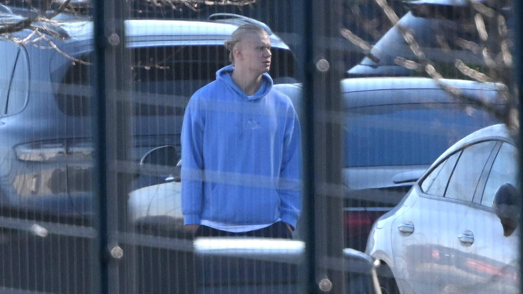 Erling Haaland (hier noch am Montag auf dem BVB-Trainingsgelände) wurde jüngst in München gesichtet Erling Haaland (hier noch am Montag auf dem BVB-Trainingsgelände) wurde jüngst in München gesichtet