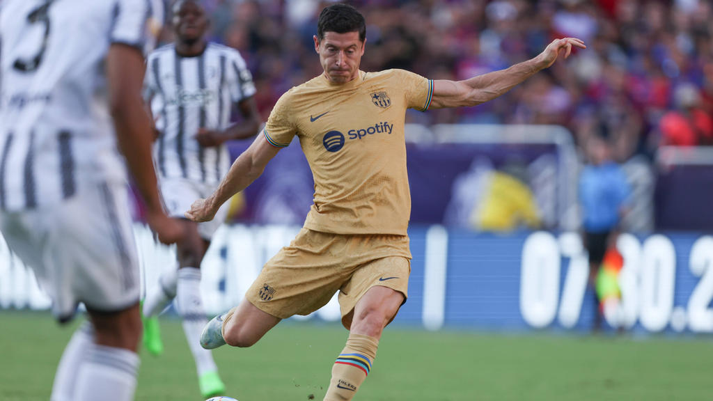 Robert Lewandowski wechselte vom FC Bayern zum FC Barcelona Robert Lewandowski wechselte vom FC Bayern zum FC Barcelona