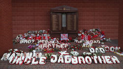 Ein Denkmal für die Opfer der Hillsborough-Stadionkatastrophe