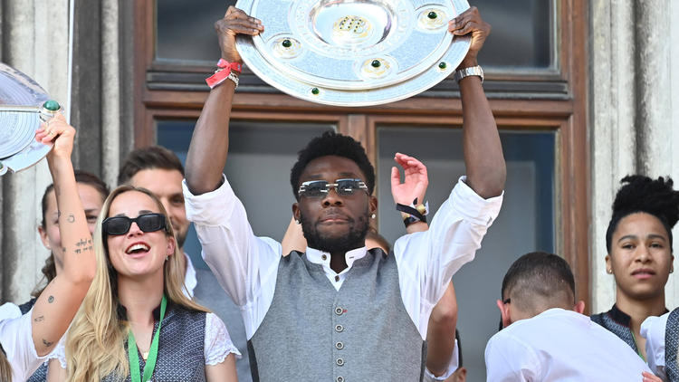 Verlässt Alphonso Davies den FC Bayern im Sommer?