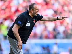 Trainer Frank Schmidt fehlt im letzten Heimspiel der ersten Heidenheimer Bundesliga-Saison